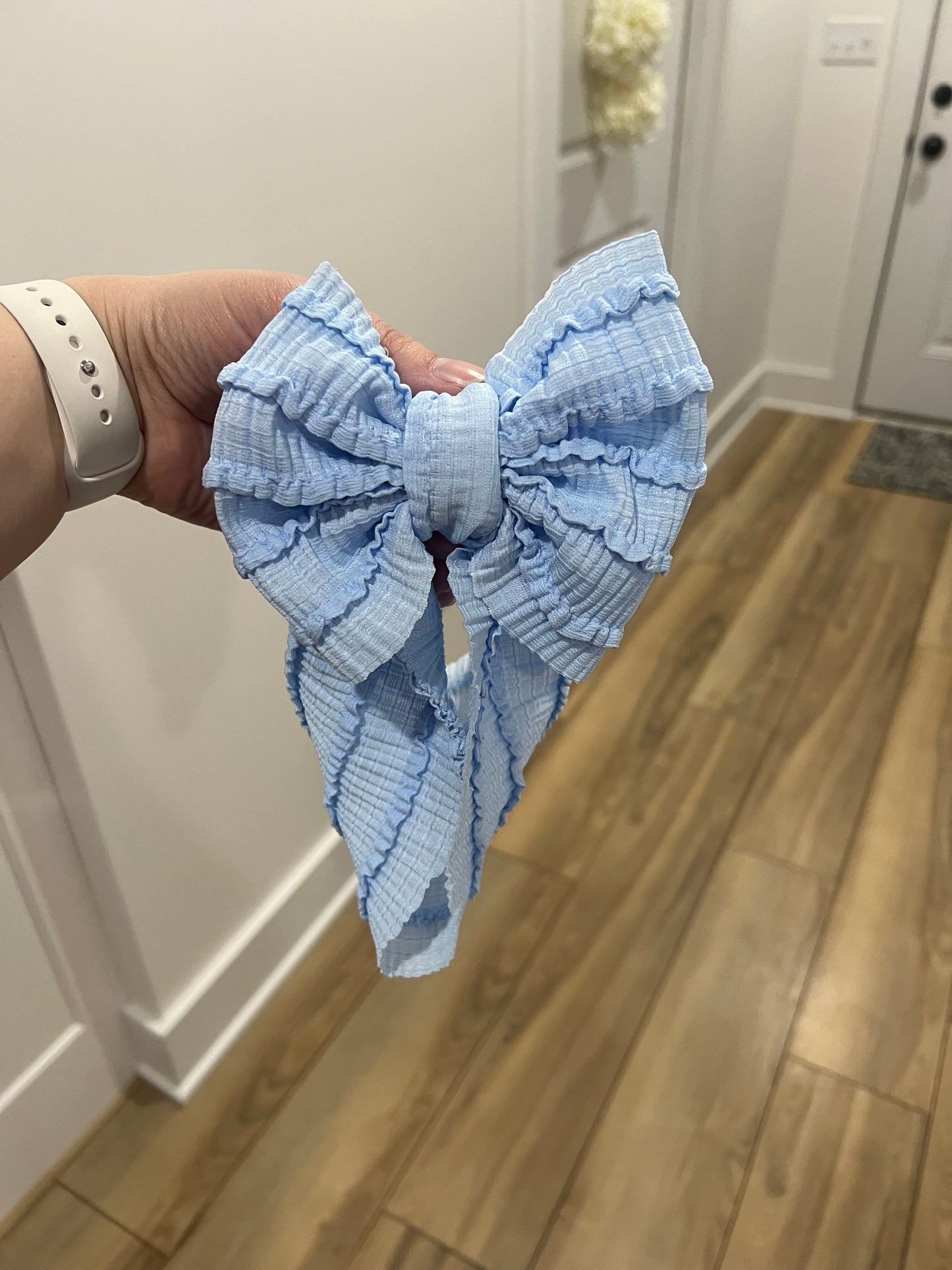Ruffle Classic Bow