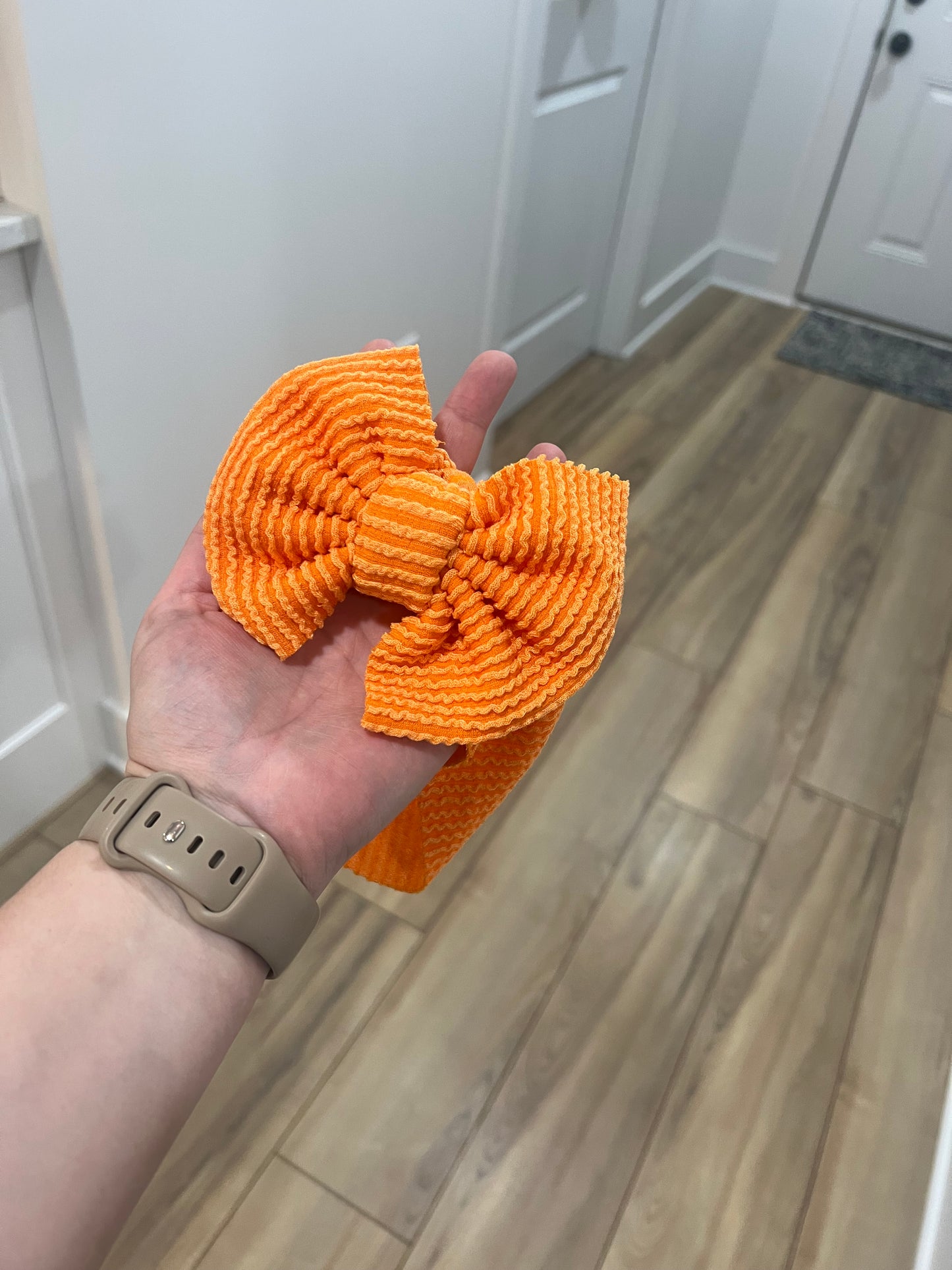 Ribbed Classic Bow