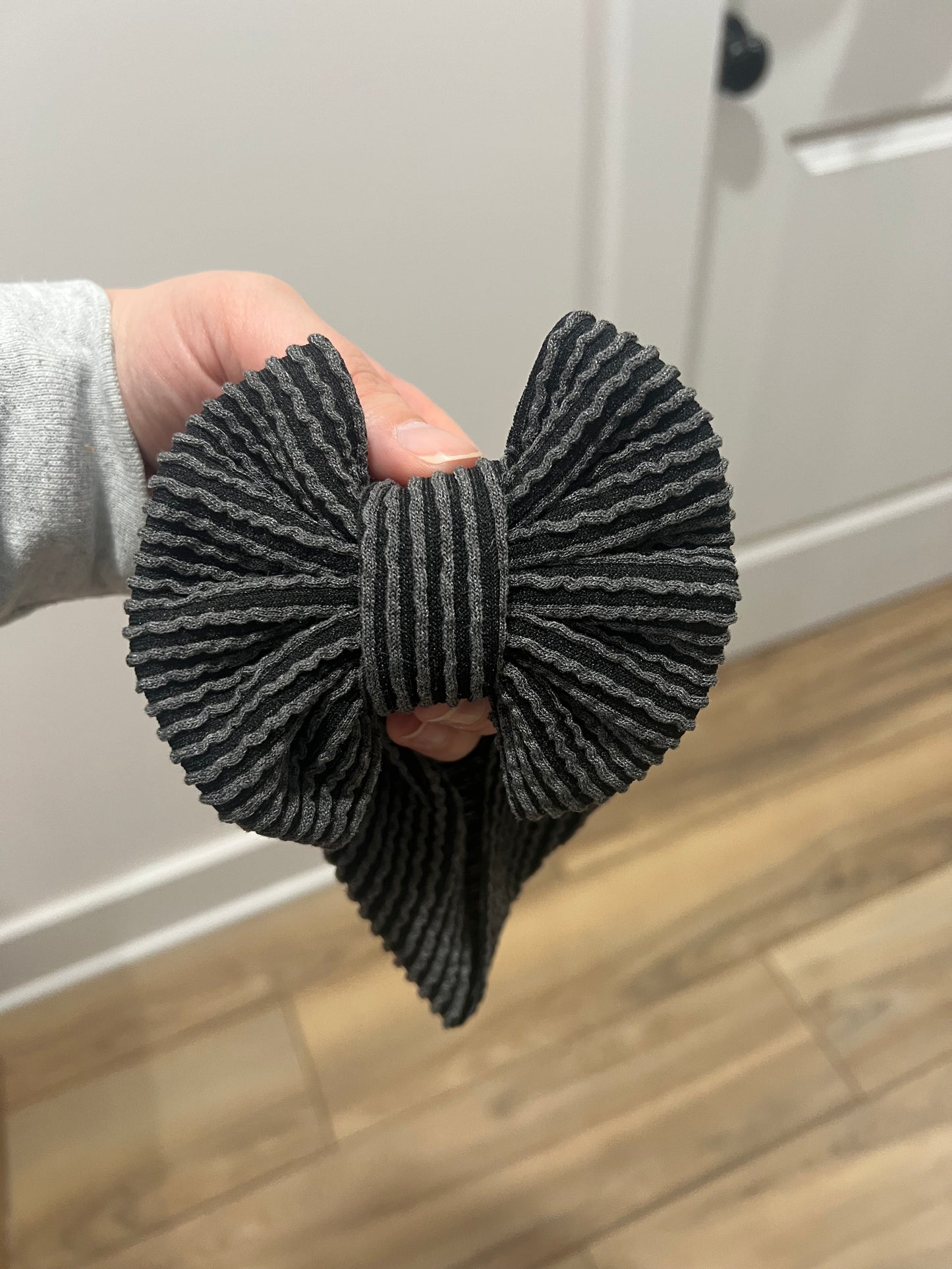 Ribbed Classic Bow