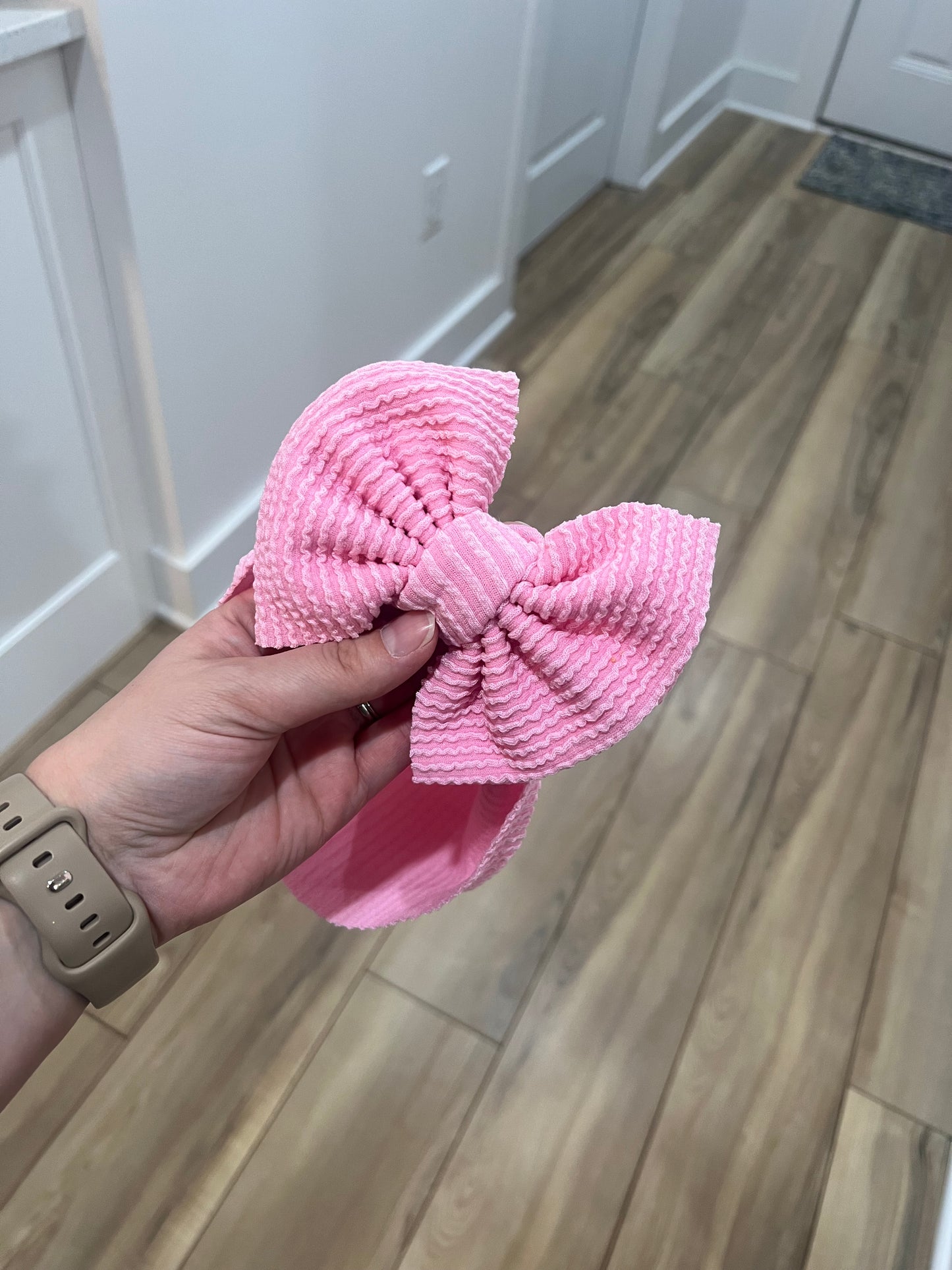 Ribbed Classic Bow