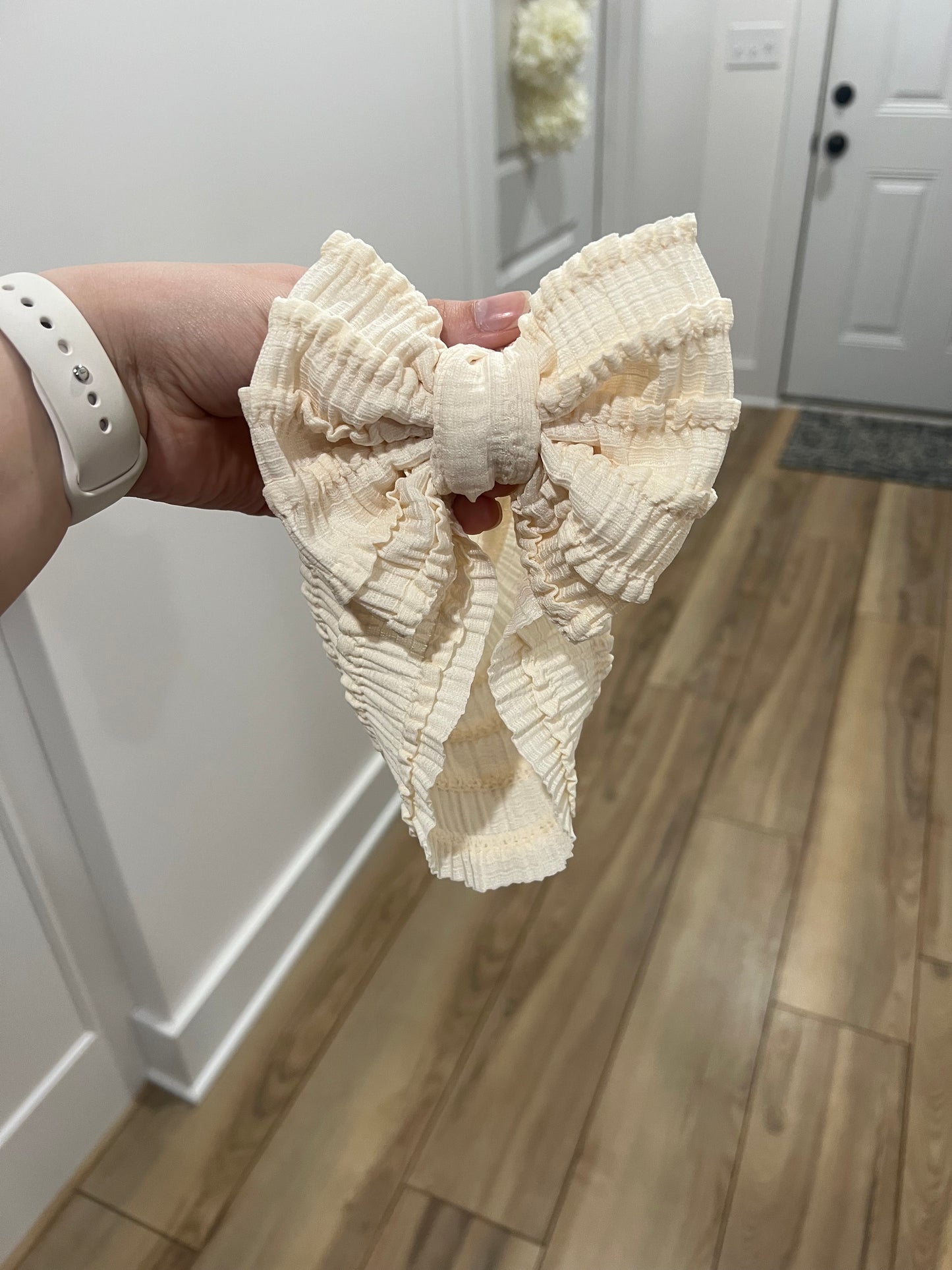 Ruffle Classic Bow