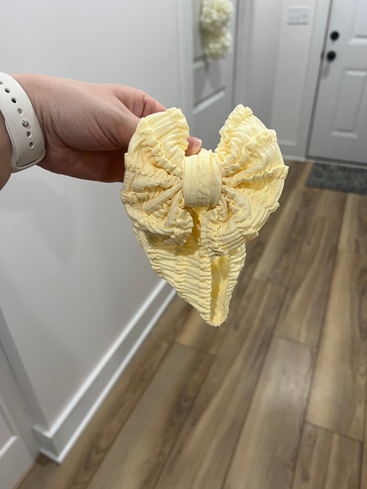 Ruffle Classic Bow