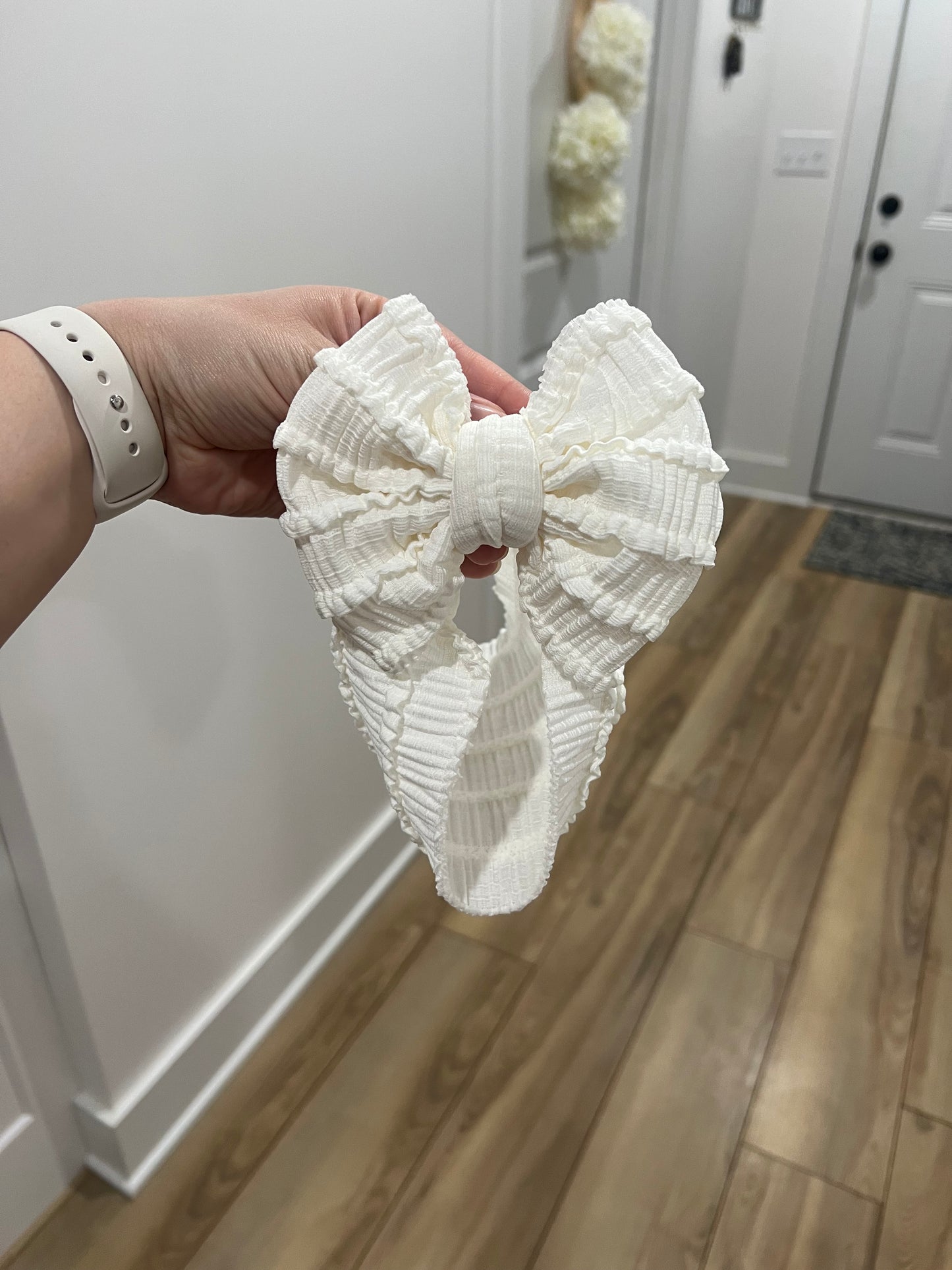 Ruffle Classic Bow